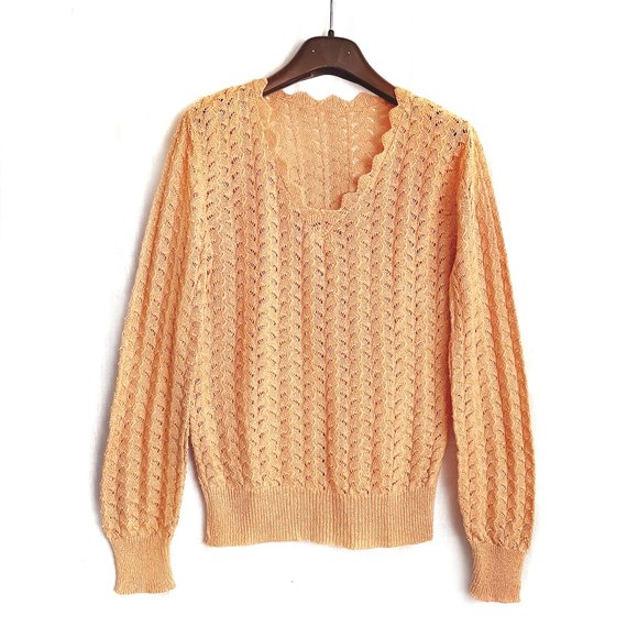 Light orage knit women's sweater, beautiful, size L. Long sleeve - Picture 1 of 3